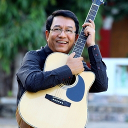 ခင်မောင်ထူး